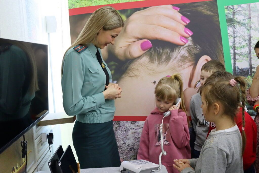 Практика эвакуации и первая помощь: чему учат детей в центре безопасности в Узде