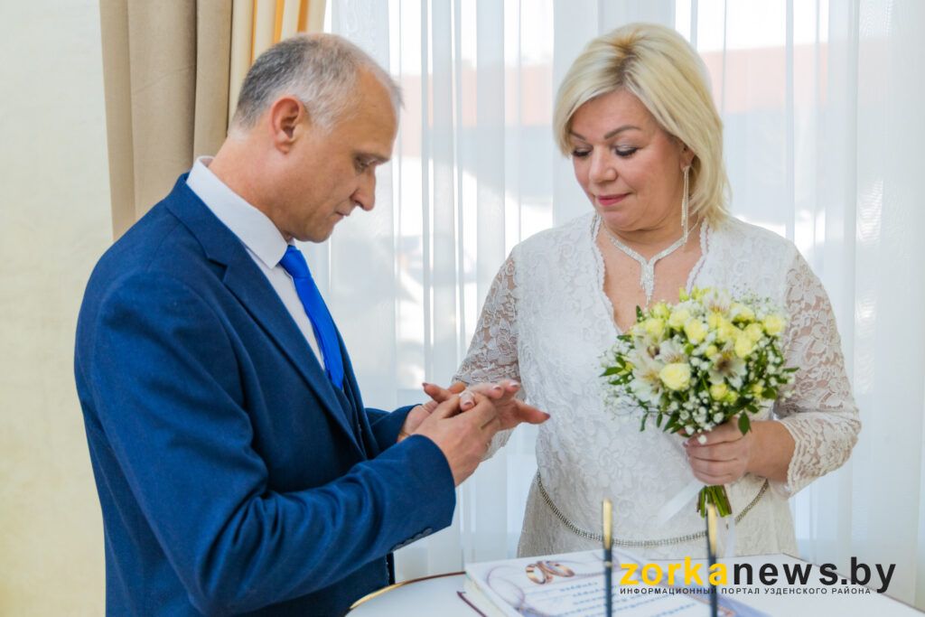 обручальное кольцо