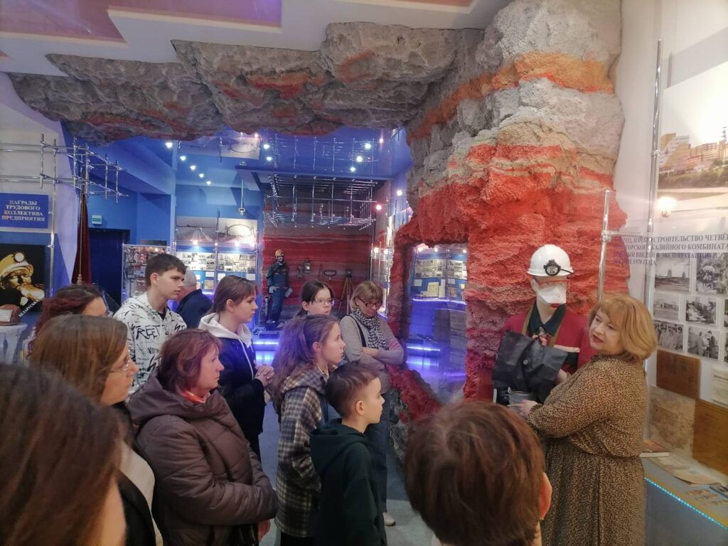 Узденские школьники посетили уксусный завод и музей «Беларуськалий»