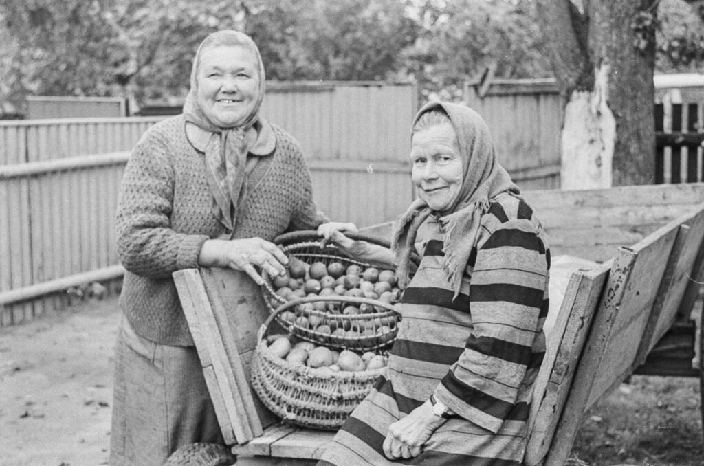 Ретрофото. На посадку картошки