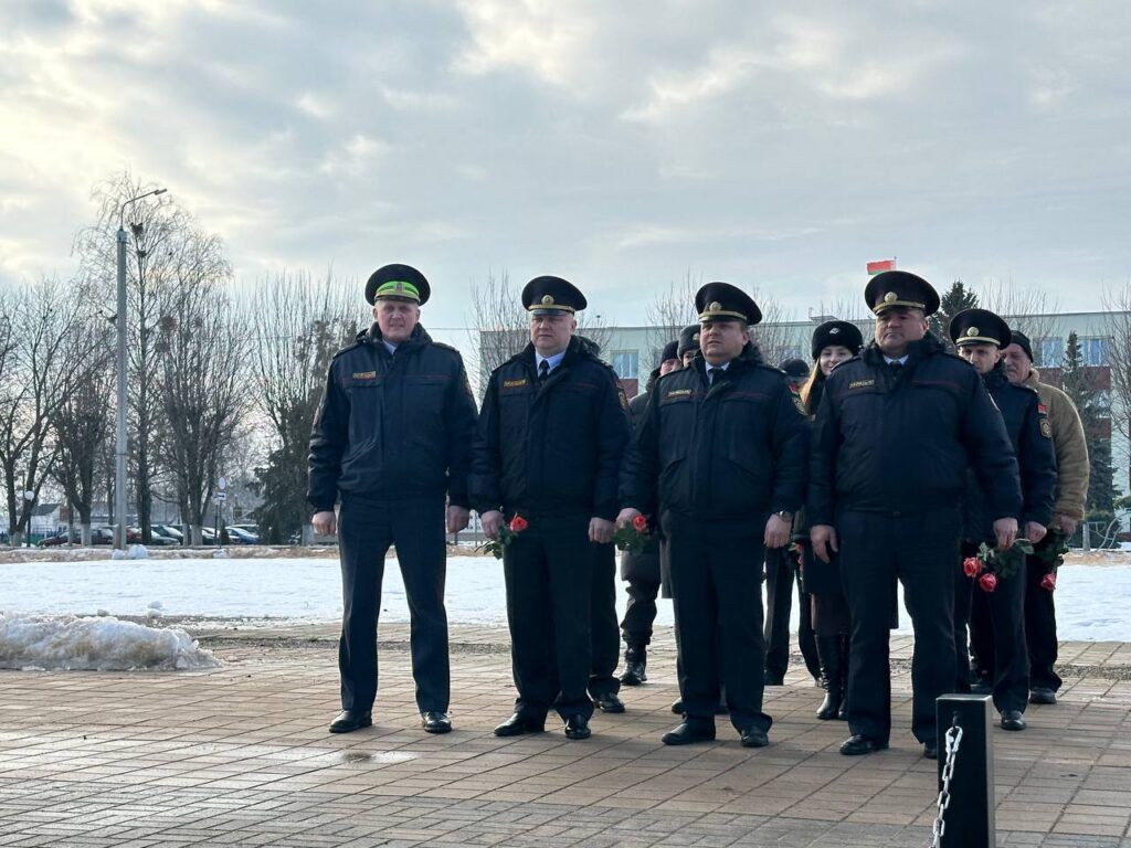 сотрудники ГАИ