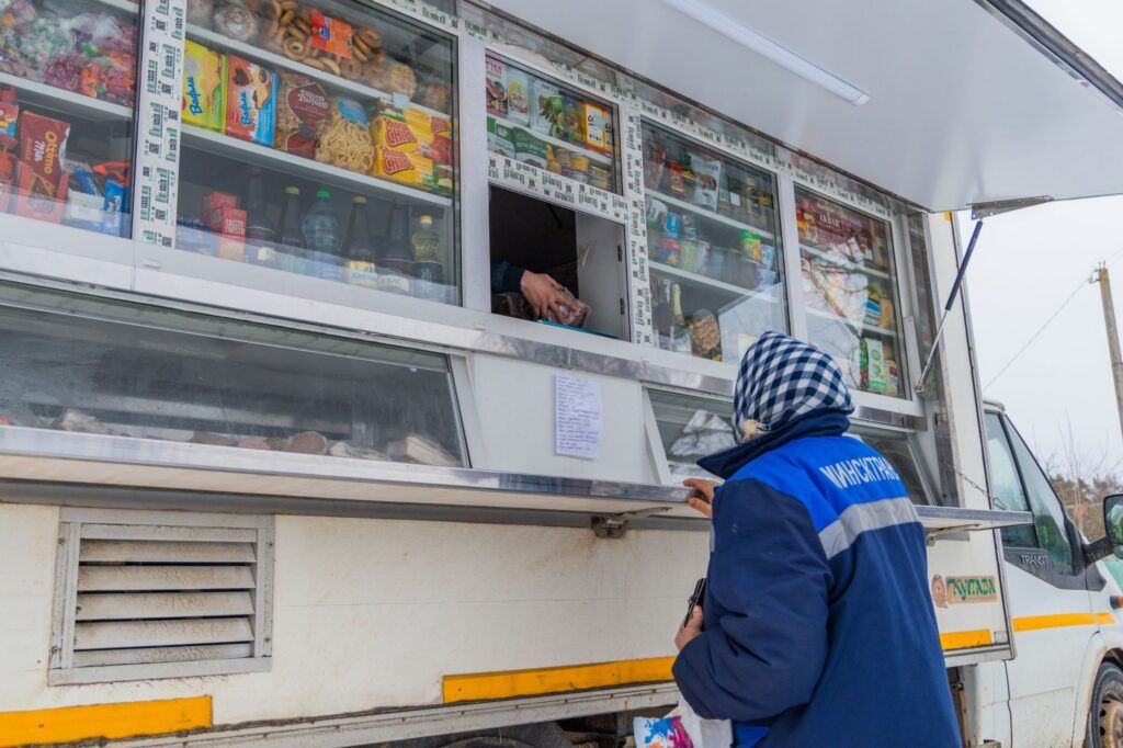 автолавка в деревне