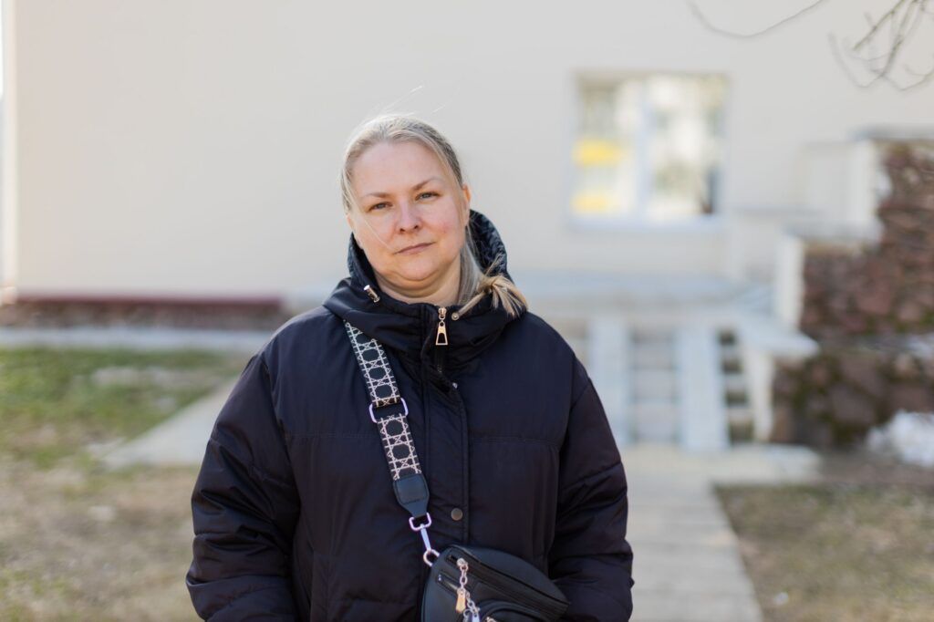 Каково это работать уборщицей подъездов, рассказала жительница Хотлян