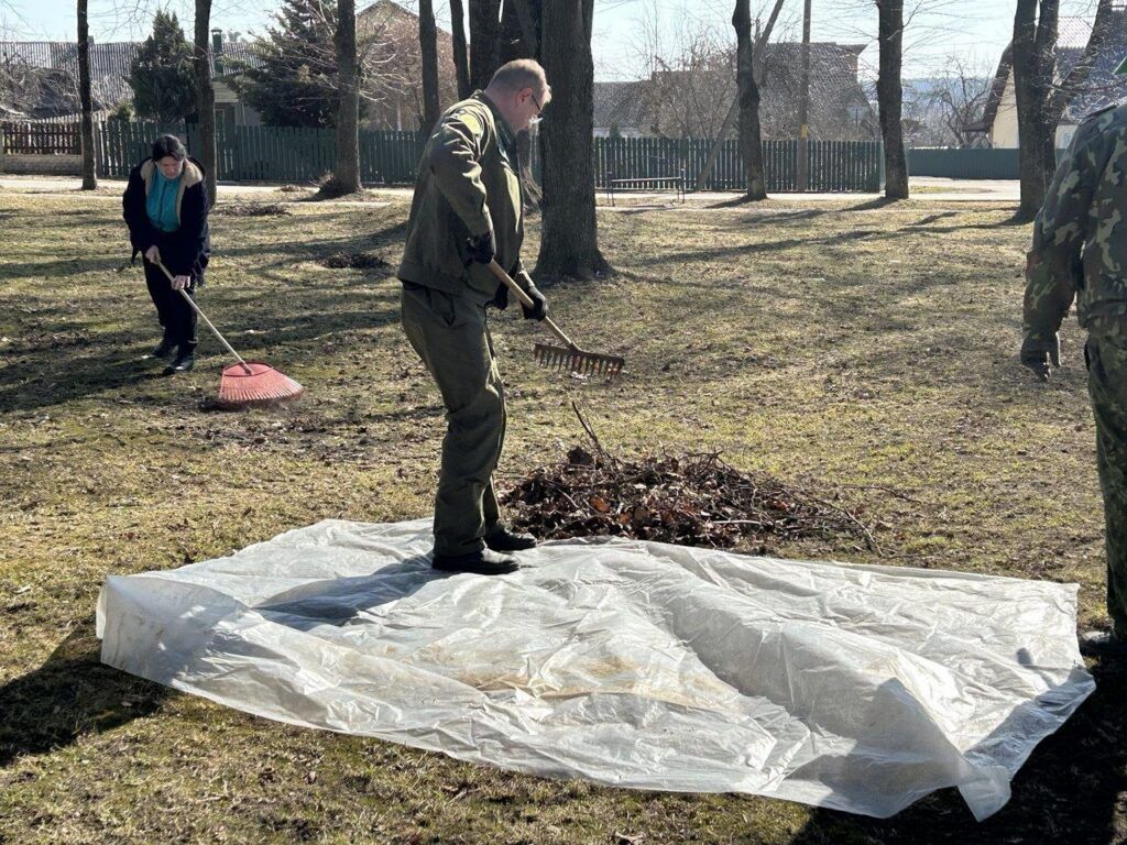 субботник в лесхозе