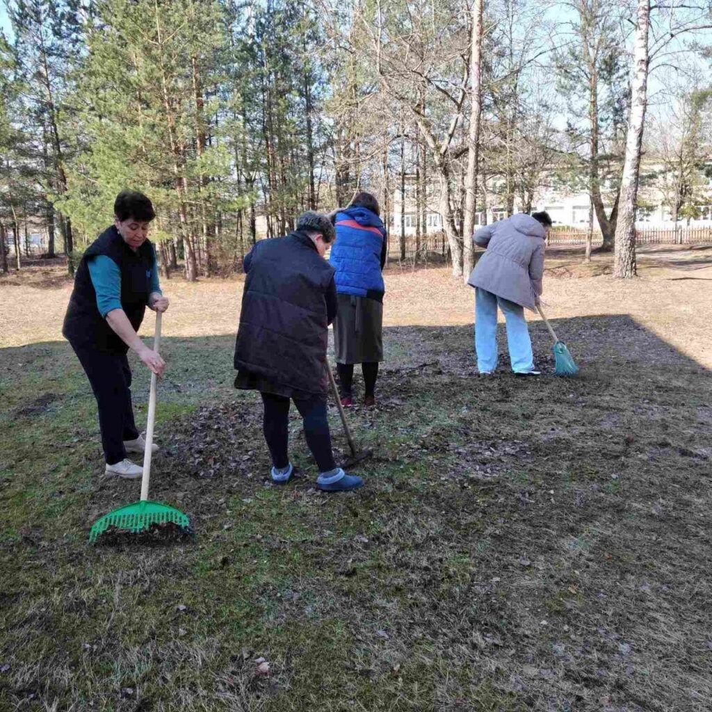 Запланированное выполнили. Кто трудился на субботнике в Хотлянском сельсовете