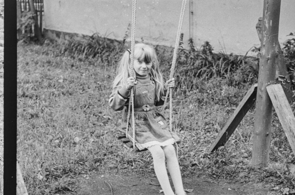 Ретрофото. Крылатые качели