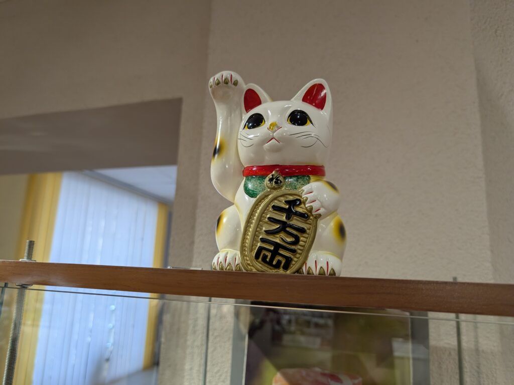 статуэтка кота