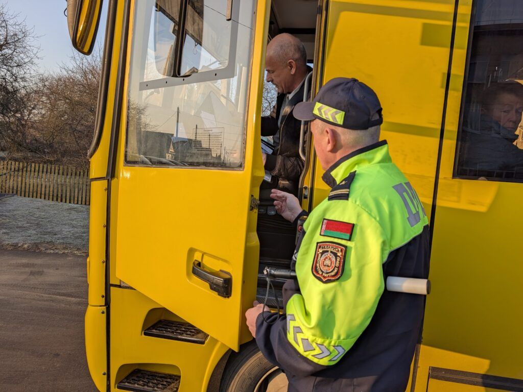 проверка школьного автобуса