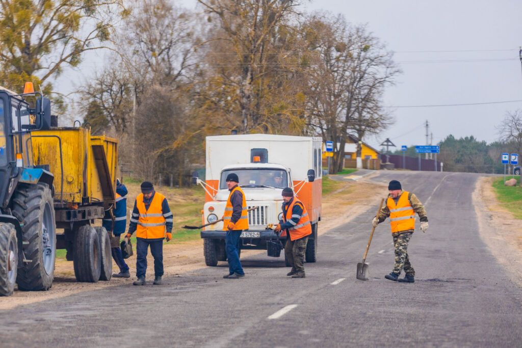 работники ДРСУ-163