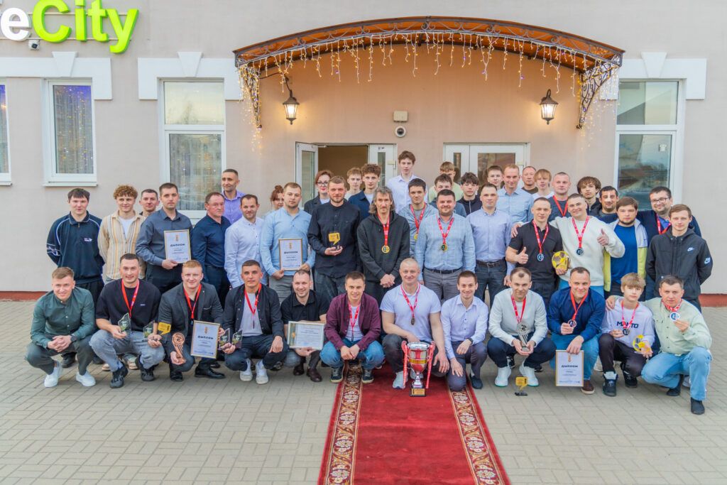 футболисты