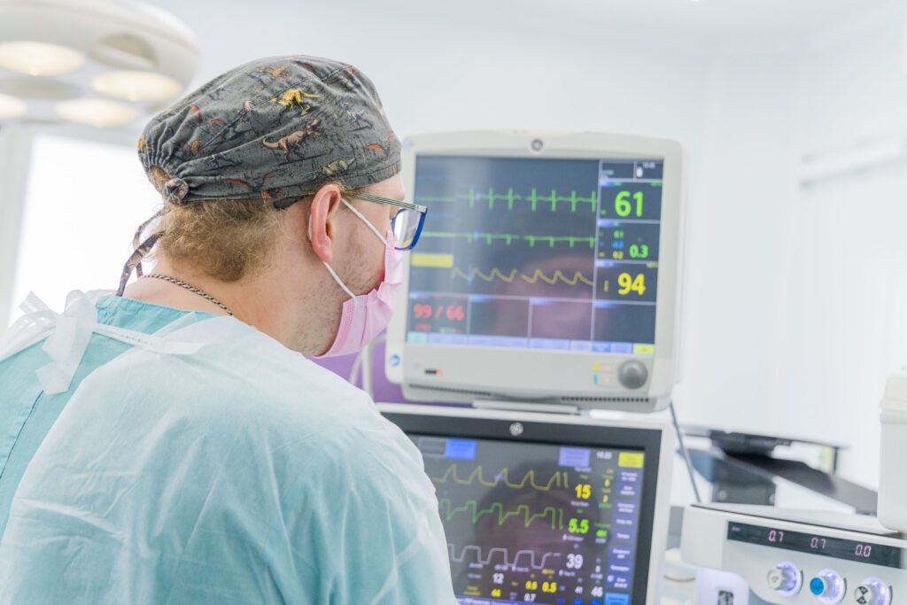 Почему молодые врачи едут работать в Узденский район: главврач больницы раскрыл секрет