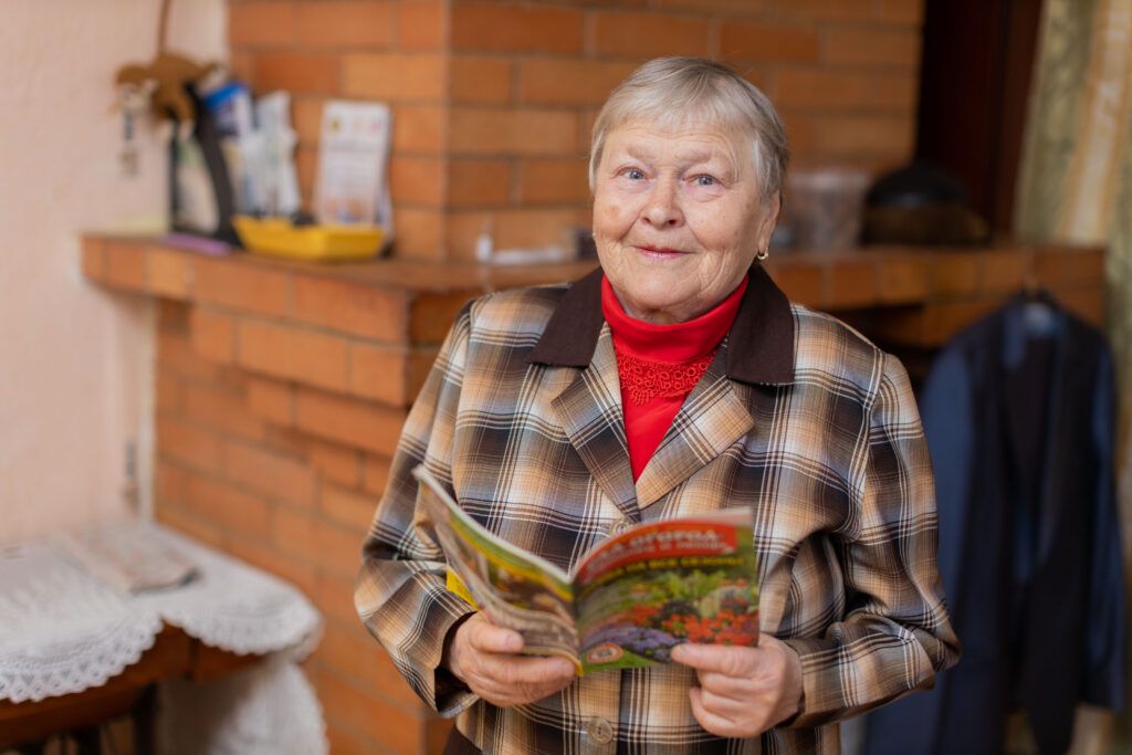 Пенсионерка из Узденского района выращивает артишок, лагенарию и Чекалкин орех