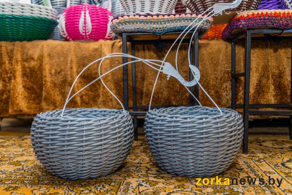 кашпо из ротанга