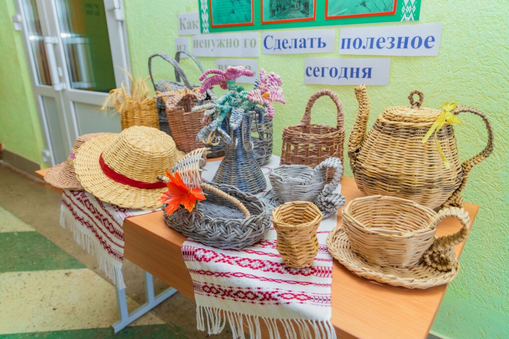 изделия из бумажной лозы