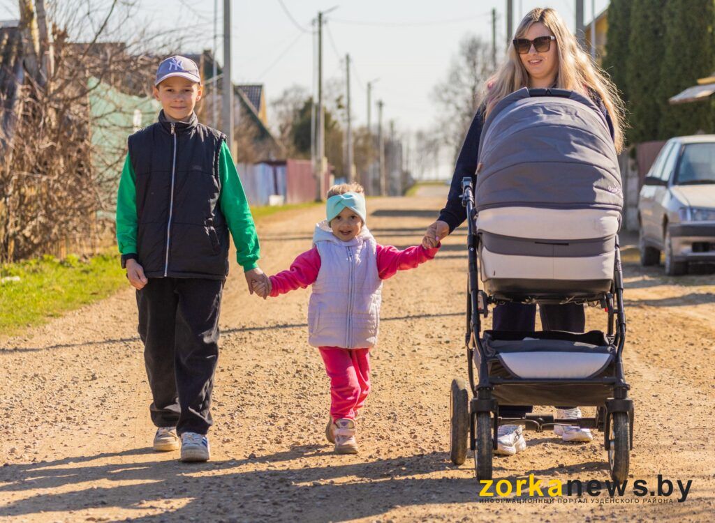 мама с детьми