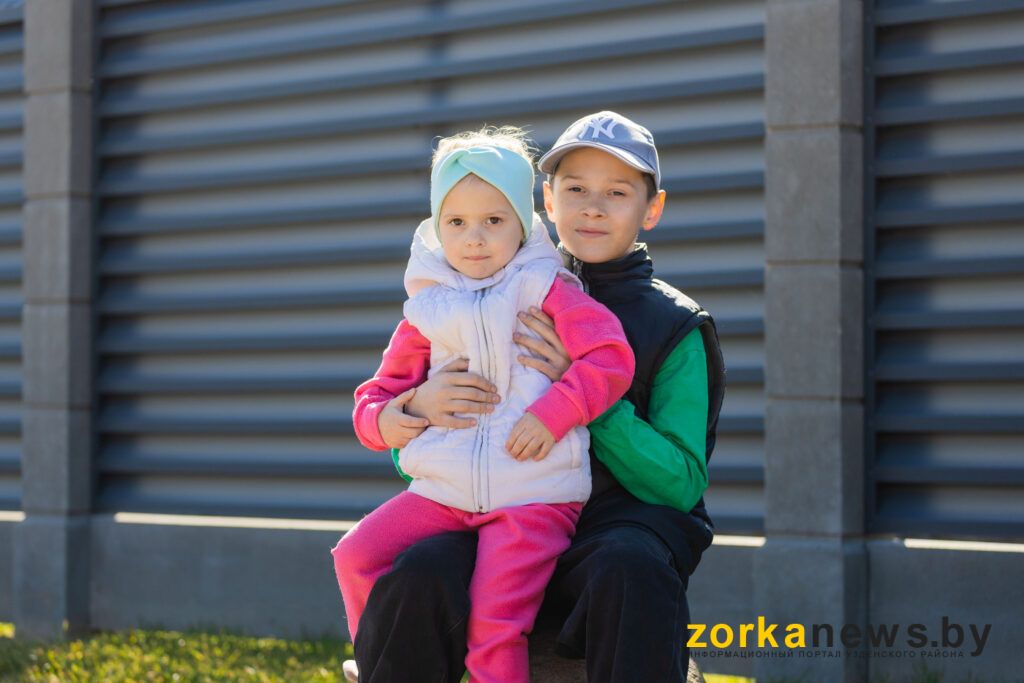 брат с сестрой