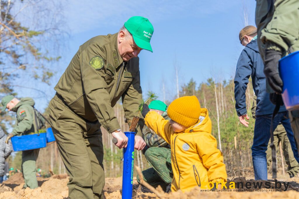 Александр Кулик с внуком