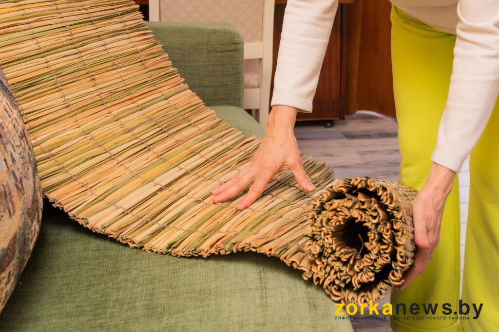 коврик из камышей