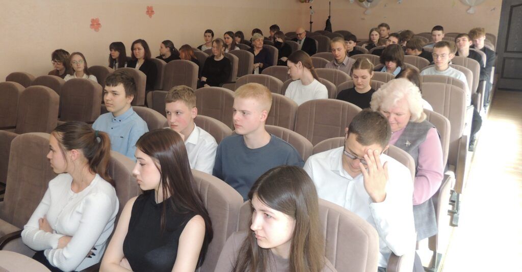 старшеклассники