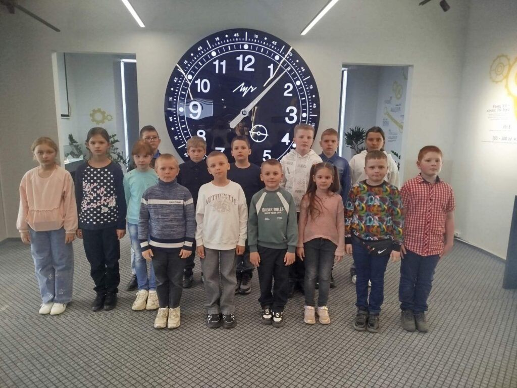 дети в музее Луч