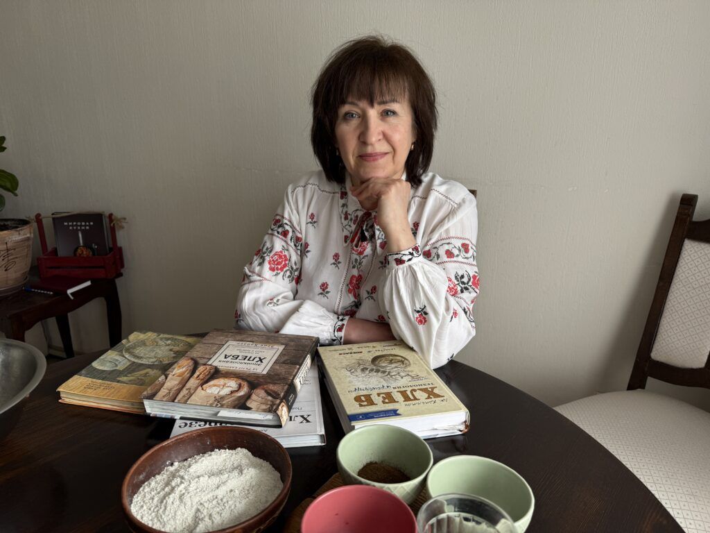 Как у бабушки: натуральный хлеб с чернушкой и травами печет жительница Узды