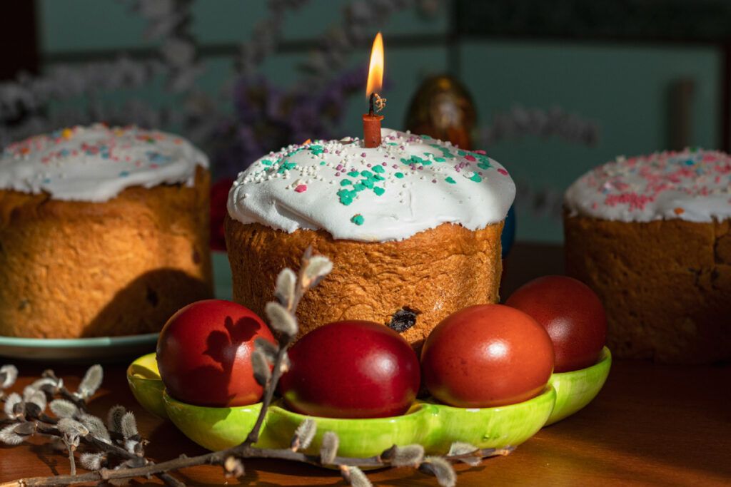 Какие продукты приносить в храм для освящения на Пасху рассказал священник из Узды