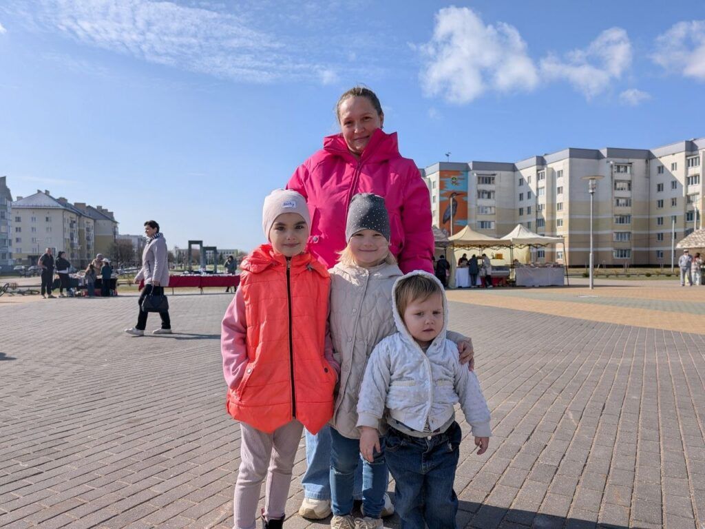 мама с детьми