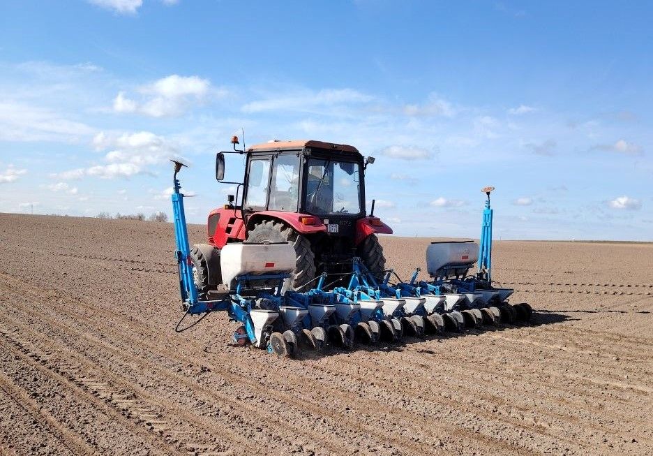 К севу сахарной свеклы приступили в экспериментальной базе имени Котовского