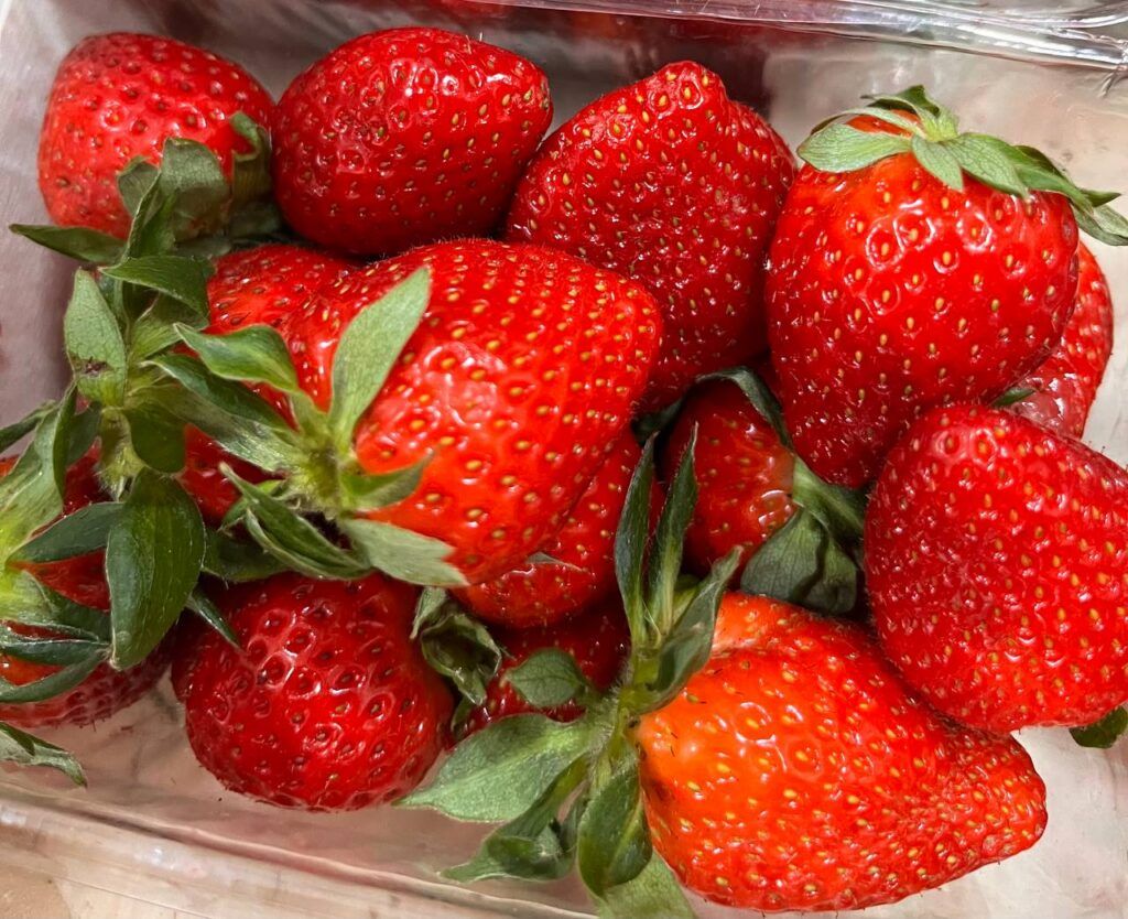 Клубника за 19 руб — где купить свежую ягоду в Узденском районе