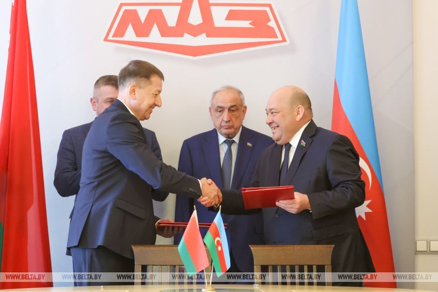 100 машинокомплектов для производства коммунальной техники поставит МАЗ в Азербайджан