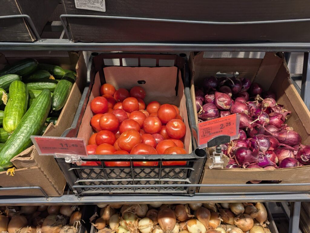 помидоры, лук