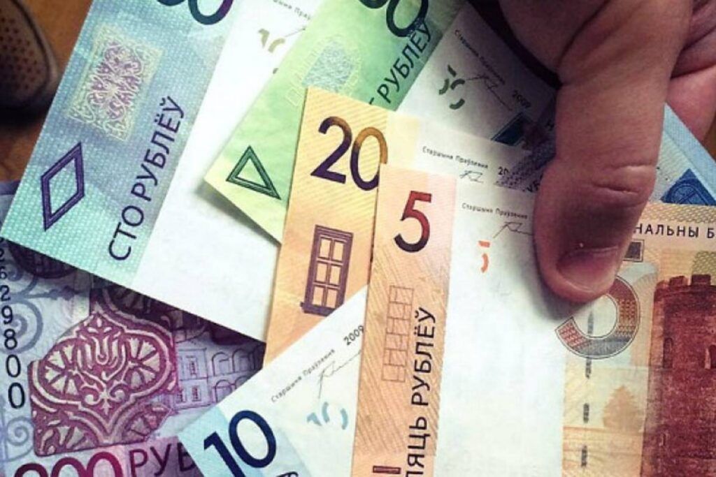 1500 рублей к 9 мая. Кто из белорусов получит материальную помощь