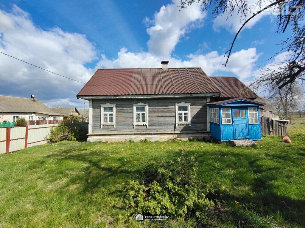 Деревянный дом с печью-лежанкой продается в Узденском районе