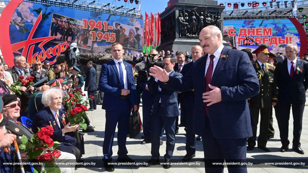 Линия Первого. О важности Дня Победы порассуждали жители Узденщины