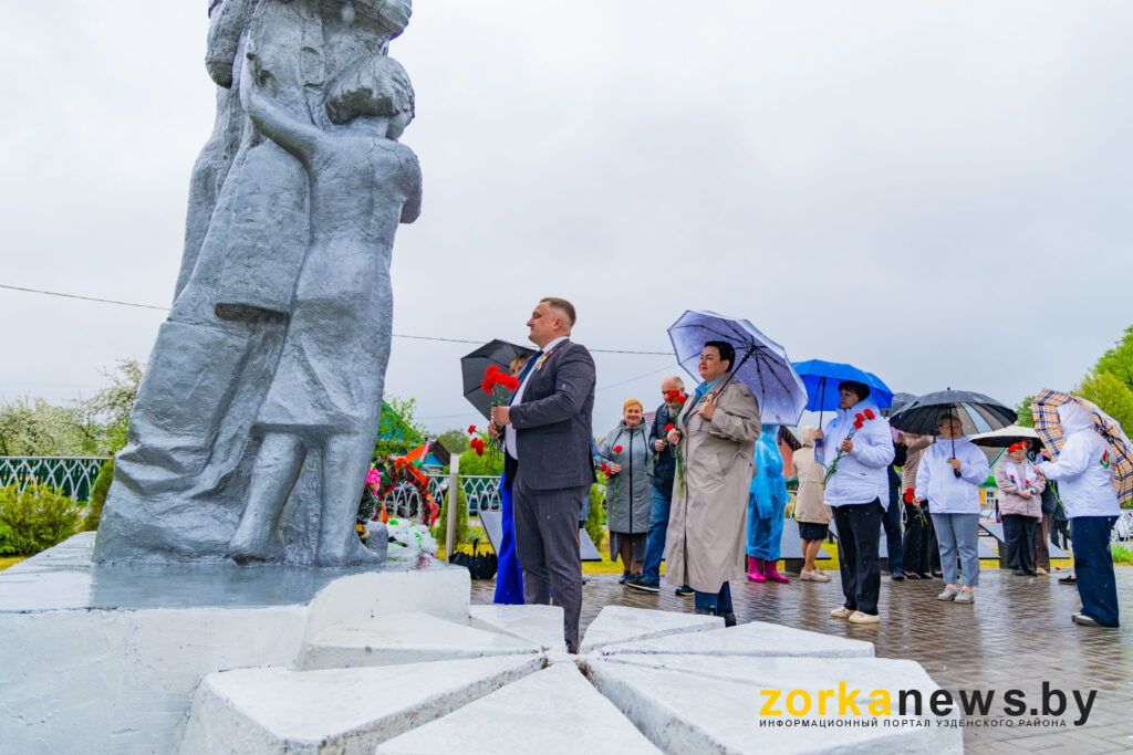 возложение цветов
