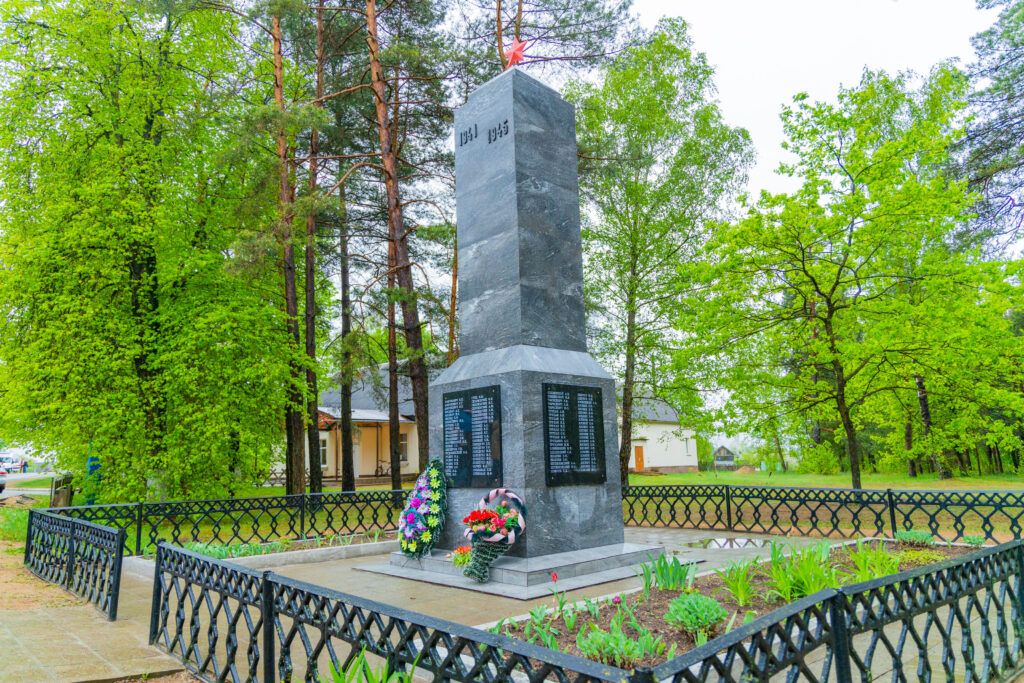 Кого благодарят за реконструкцию памятника в Хотлянах