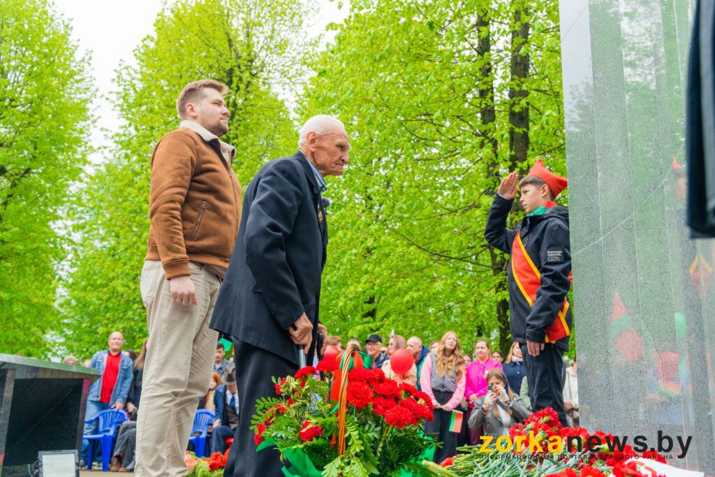 Жители Узденщины почтили память жертв войны в День Победы