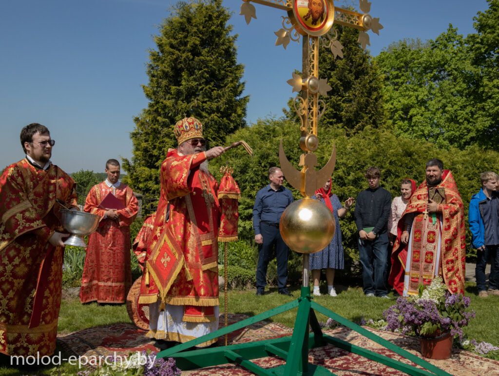 освящение накупольного креста