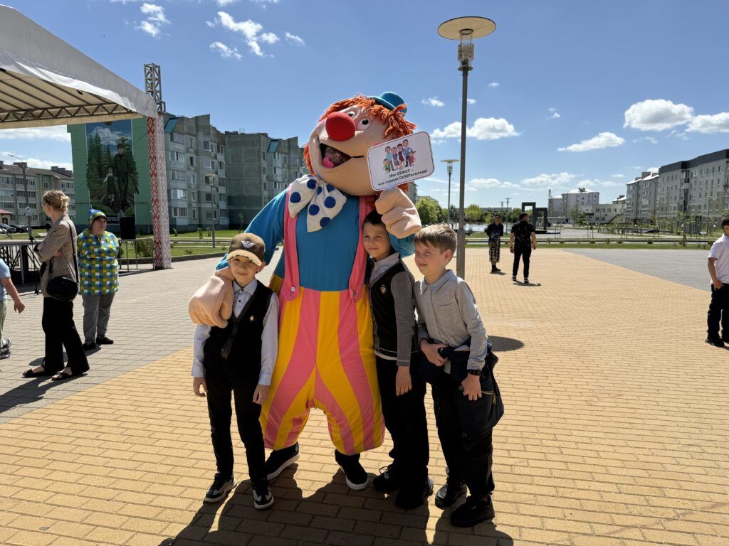 возле дк