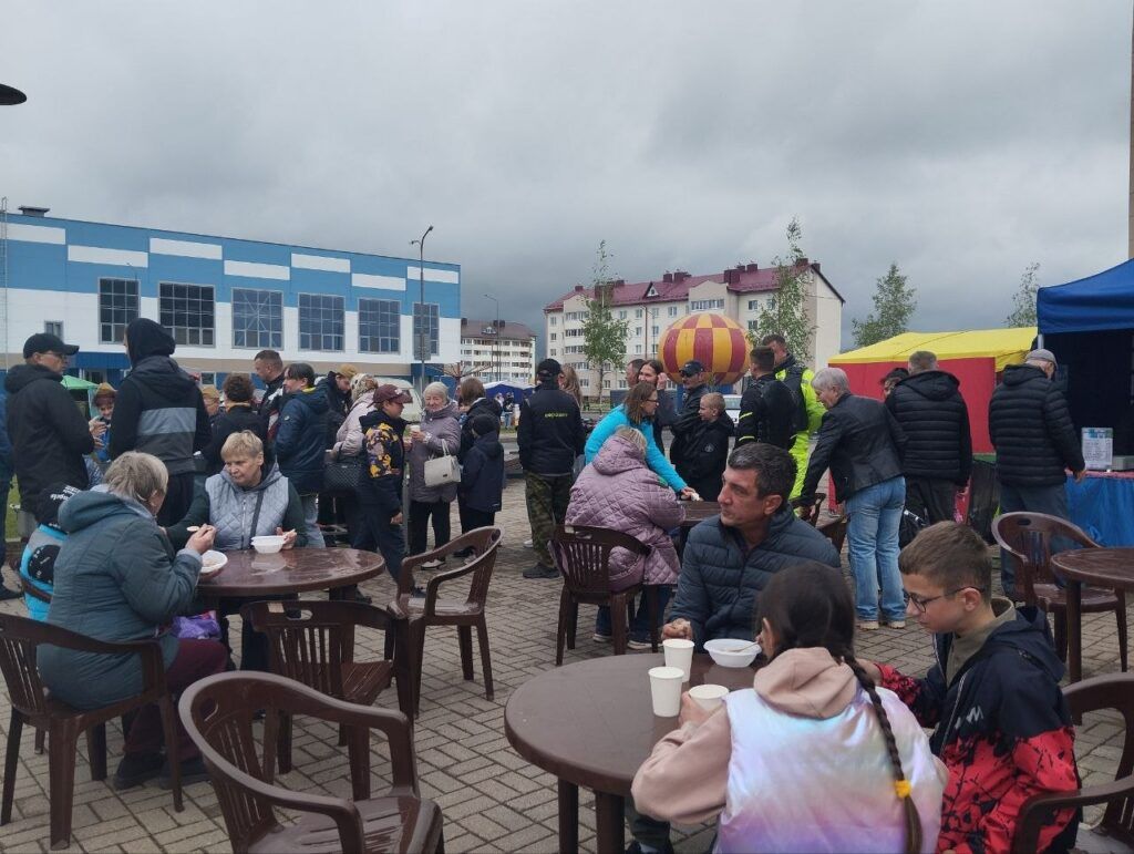 возле дк
