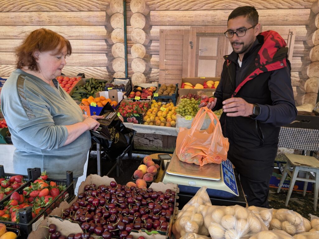 продавец