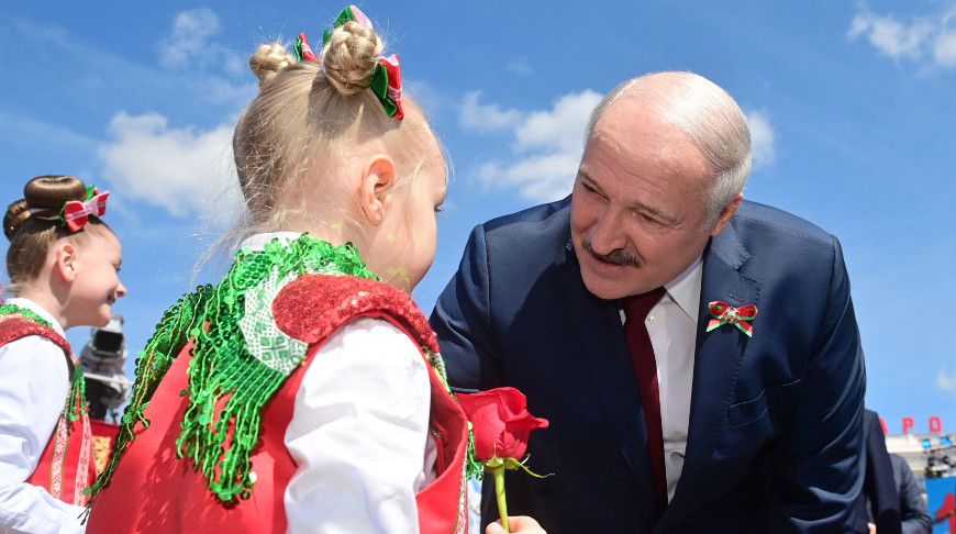 Кто в ответе за счастливое детство. Своими мыслями делятся жители Узденщины