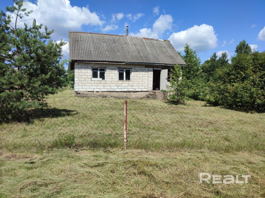 дом в деревне Матецкие