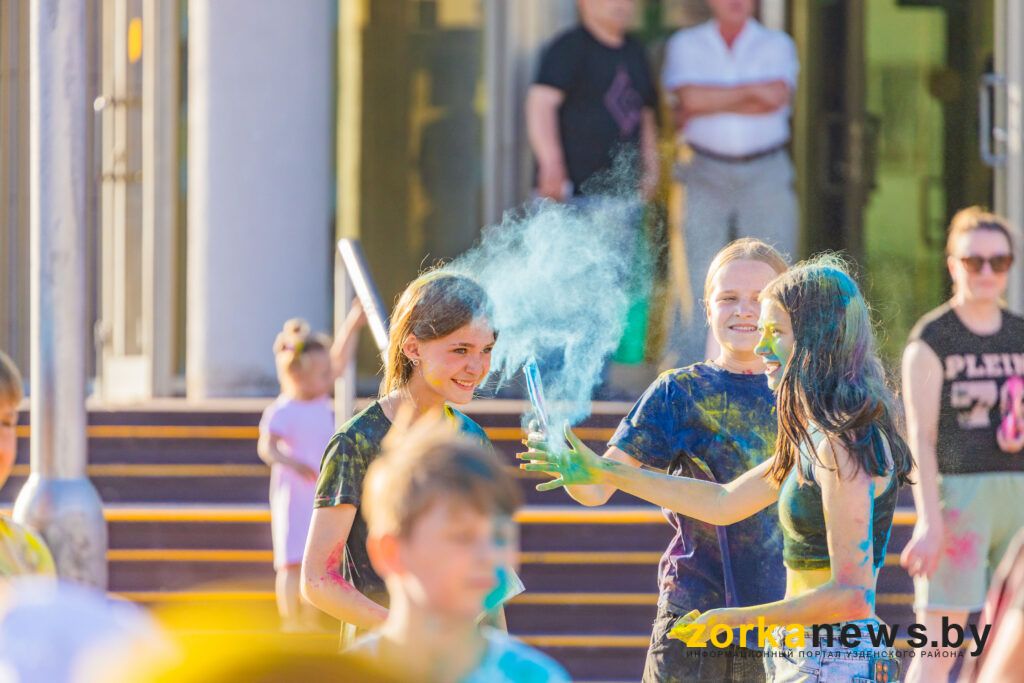 дети веселятся