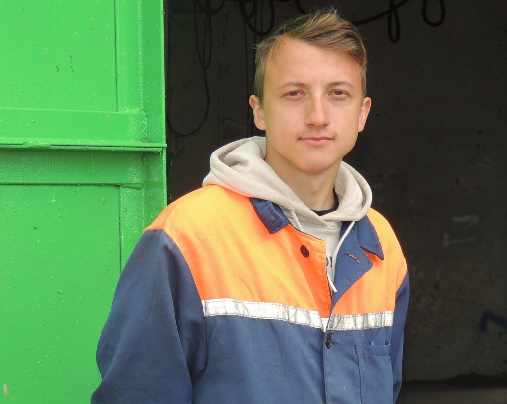 Расчетник радует, и жить есть где. Почему молодой прораб со Слободы не планирует уезжать из деревни