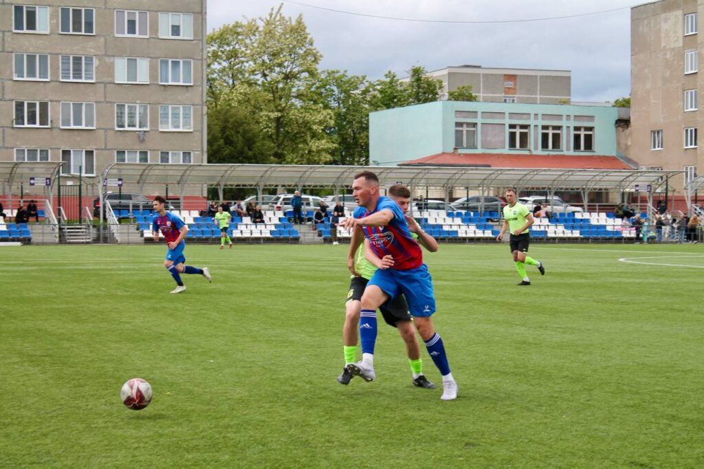 Узденские футболисты разгромили соседей на выезде: 5:0 в пользу «Неманца»