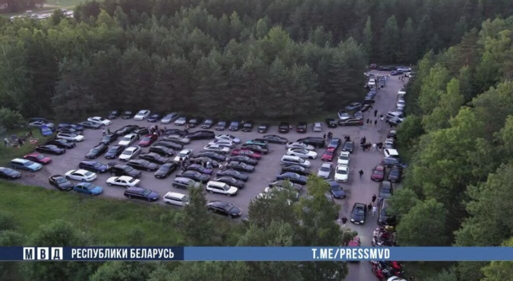 Дрифт-фестиваль с участием 600 человек: в Узденском районе пресекли нелегальную авто-вечеринку