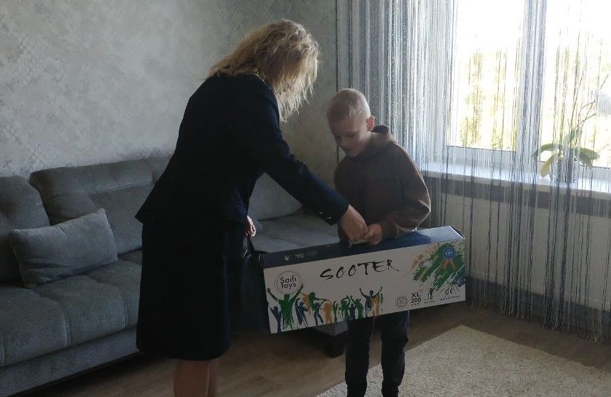 самокат в подарок