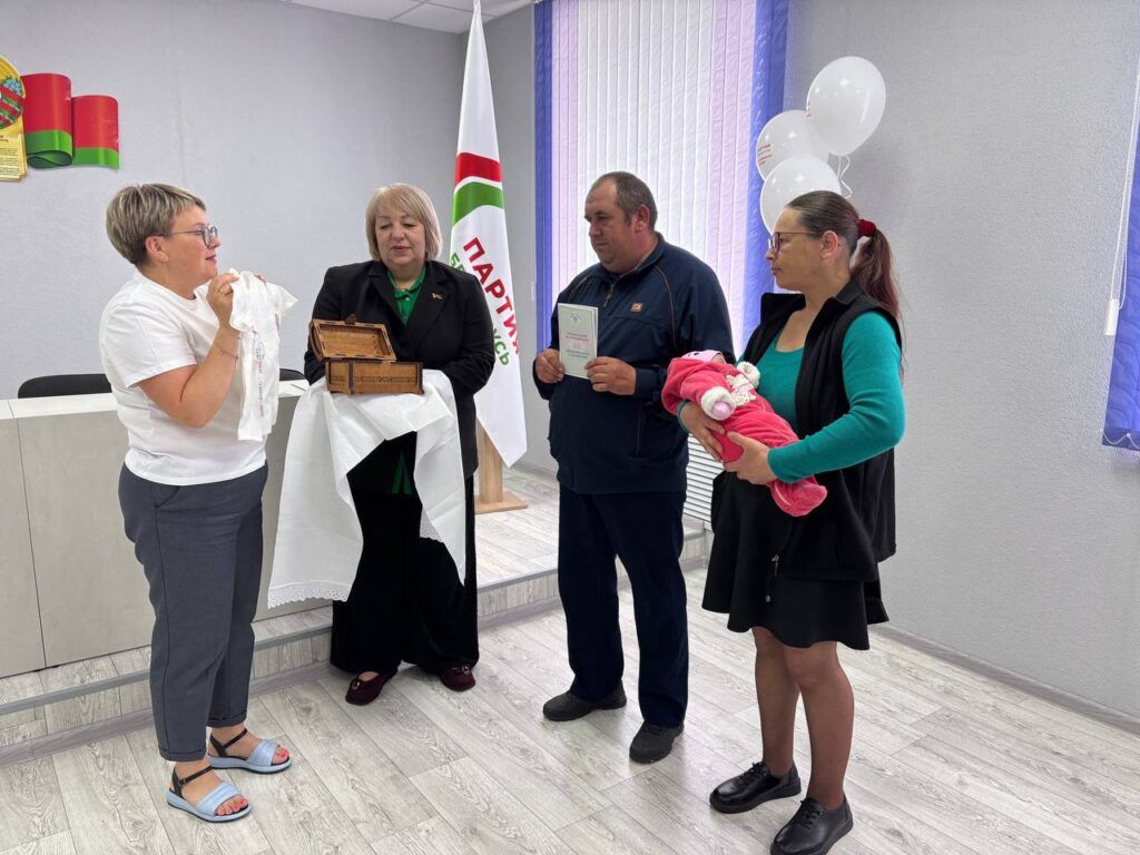 Первую «Бацькаву кашулю» вручили в Узденском районе