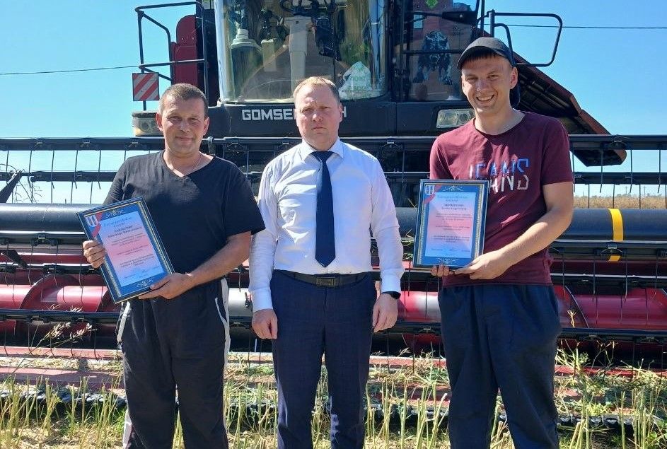 В Узденском районе ряды комбайнеров-тысячников пополнил экипаж «Агро Кухтичей»